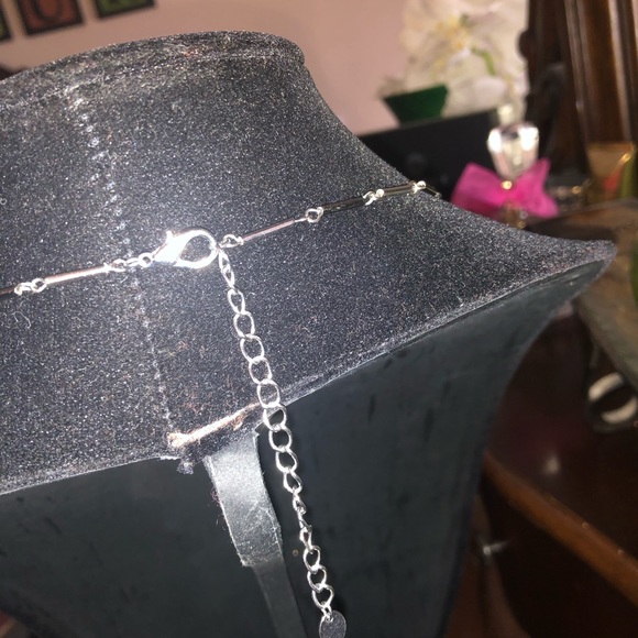 NWOT Necklace with matching earrings. - Picture 4 of 4